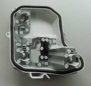 Original Audi A4 8E B7 Avant Lampenträger hinten links aussen - 8E9945257B - Bild 1 von 1