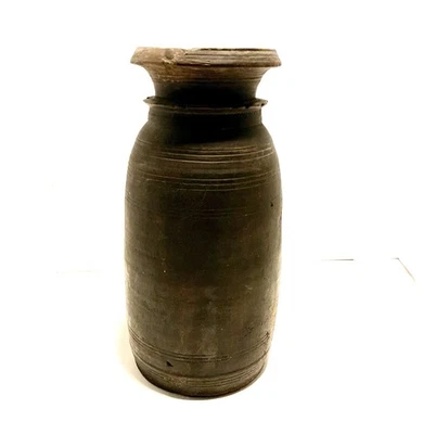 "Antiguo jarrón de madera tallado a mano Himachal grande recipiente de almacenamiento 10,5"" como está" Foto 1 de 4