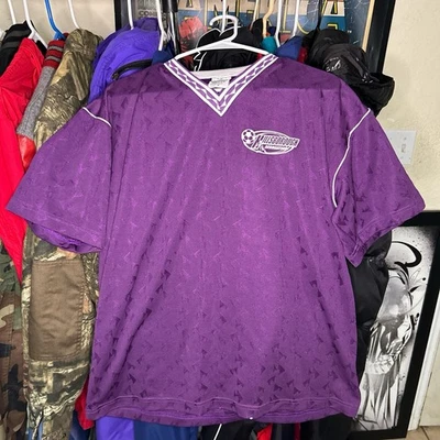 Camiseta futbol masculina vintage anos 90 roxa/branca recreativa futebol tamanho médio - Imagem 1 de 4