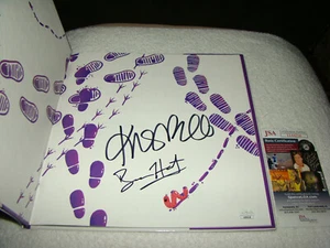 Kristen Bell Ben Hart Signed 1st Book The World Needs Purple People JSA #LL64216 - Picture 1 of 10