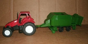 1/32 Scale Plastic Farm Tractor Model With Hay Baler - Harvesting Baling Machine - Picture 1 of 9