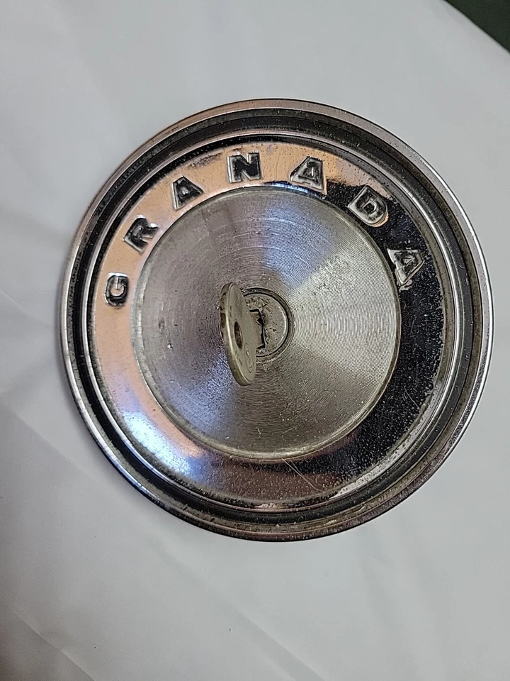 TAPA GAS FORD GRANADA 1975 FORD GRANADA CON LLAVE XOC-2123 Foto 1 de 4