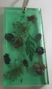 Resin Flower Necklace - Picture 1 of 2
