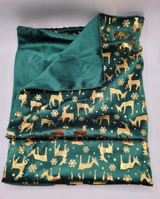 Fundas de almohada de Navidad Tosleo - Juego de 2 - Ciervo copo de nieve verde y dorado 20"x20" Foto 1 de 2