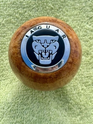 JAGUAR XJ6, XJS, XJ8, XK8, XJR, XKR, XK, tipo S, tipo X, perilla de cambio de marchas de madera de burl XK Foto 1 de 4