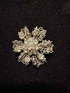 Vintage Rhinestone Snowflake Flower Brooch Pin Silver Tone - Picture 1 of 6