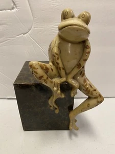Frosch Skulptur Buchstütze Resin signiert "A" - Bild 1 von 10