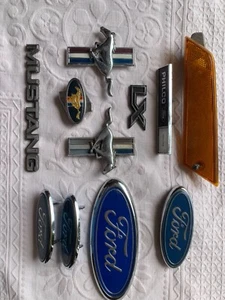 Lot Of Vintage Ford Mustangs emblems - Bild 1 von 4