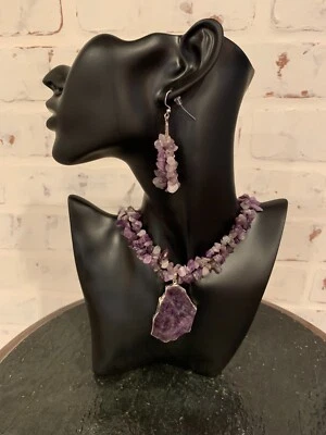 Juego de joyas artesanales con piedras de amatista y colgante de plata/ágata Foto 1 de 4