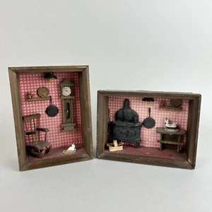 Posten 2 Vintage 3D Enesco handgefertigte Volkskunst Dioramen - Haus Küche Wandbehang - Bild 1 von 12