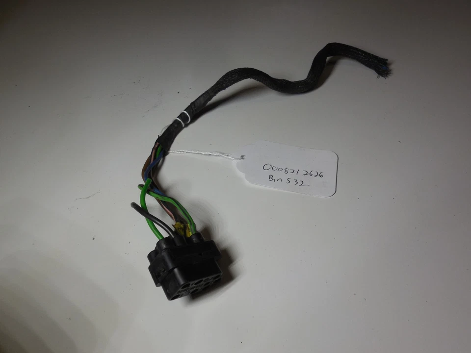 Window Motor Wire Connector Plug 0008212626 84-93 Mercedes Benz W201 190D 190E - Image 1 of 4