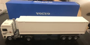 Conrad #4328 Volvo F10 320 Globetrotter semirimorchio camion - 1:50 - pressofuso in scatola - Foto 1 di 16