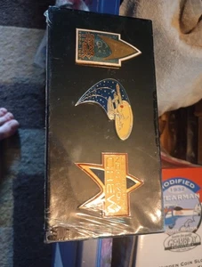 Three Star Trek 25th Anniversary Collector pins in original box - Picture 1 of 4