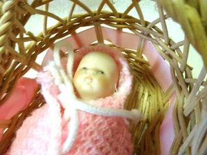 VINTAGE JOINTED CLOTH DOLL W. BISQUE HEAD/ARMS & HANDS/FEET & LEGS IN BASKET CRA - Picture 1 of 10