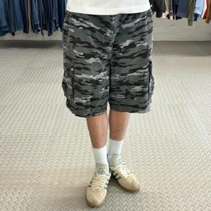 Y2K baggy camo cargo shorts utility army shorts from The Realm - Picture 1 of 8