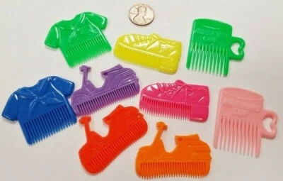 12 ВИНТАЖНЫЙ ГОНКОНГ ЦВЕТНОЙ 4 СТИЛЯ АКРИЛ ЦЕЛЛУЛОИД ВОЛОС РАСЧЕСКА ПОДВЕСКИ V738 - Изображение 1 из 2