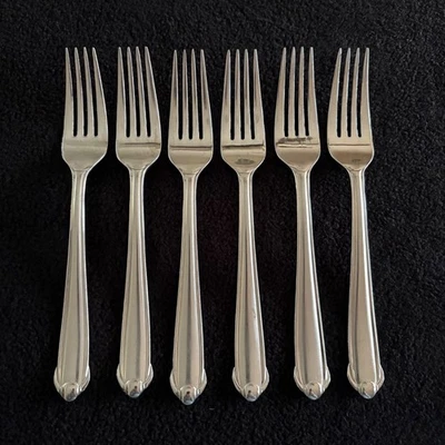 MIKASA CLASSICO GERALD PATRICK SATIN STAINLESS FLATWARE KOREA 6 DINNER FORKS - Image 1 of 4