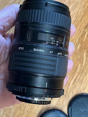 180mm f/5.6 Sigma APO Macro lens for Nikon AF - Image 1 of 4