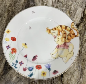 Disney Winnie The Pooh & Tigger Among Flowers Gold Rim Dessert Plate 8" x 3/4" - Picture 1 of 24