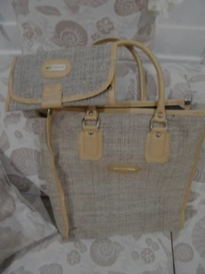 RARE VINTAGE FIFTH AVENUE LG TOTE & MATCHING TRI FOLD TOILETRY/JEWELRY CASE - Picture 1 of 6