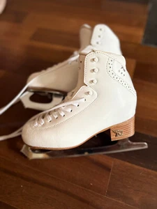 Women’s Risport RF 3 Elite figure skates - Picture 1 of 4