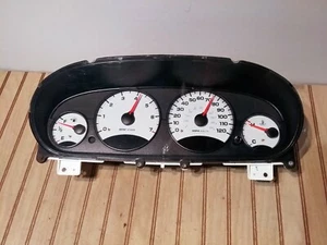 DODGE STRATUS SEDAN INSTRUMENT GAUGE CLUSTER 130,722 MILES 2001-2003 - Picture 1 of 12