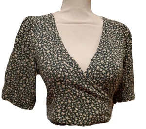 American Eagle Outfitters Women's Green Floral Cropped V-neck 3/4 Sleeve Size XS - Picture 1 of 12