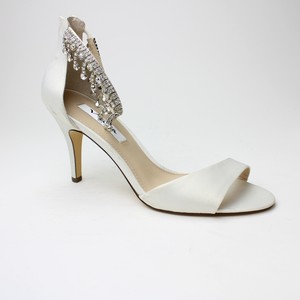 nina vera embellished ankle strap sandal