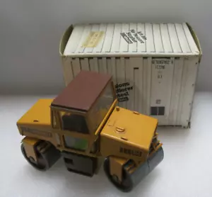 CONRAD 1/35 CASE VIBROMAX W 854 ROAD ROLLER MADE IN WEST GERMANY DISPLAYED - Bild 1 von 6