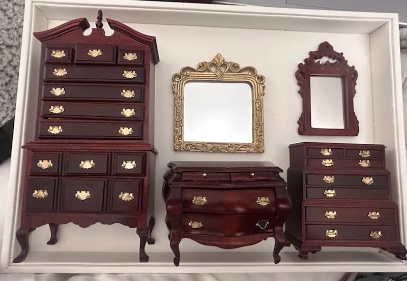 Fab 批量:3 复古桃花心木 Minature 梳妆台,Bespaq 镜子,镀金 miror,1:12 比例 — 第 1/4 张图片