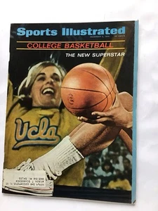 1966 Sports Illustrated UCLA Bruins LEW ALCINDOR 1st COVER KAREEM ABDUL JABBAR - Picture 1 of 2