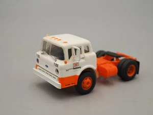 TNT Reddaway Ford C-Series Tractor - HO/1:87 - Picture 1 of 3