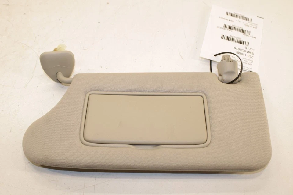 14-17 Infiniti QX50 3.7L Front Driver Left Side Sun Visor w/ Illuminated Mirror - Imagem 1 de 4