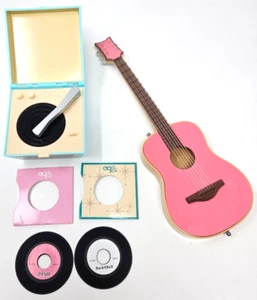 18" Our Generation Retro Schallplatten, Spieler & rosa Gitarre passt American Girl! - Bild 1 von 5