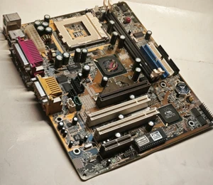 Sockel 370 ATX Shuttle MV17 Mainboard (VIA PM133), CPU & 128 MB + Bonus - Bild 1 von 13