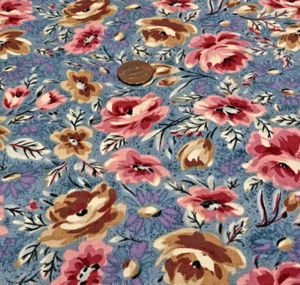 Fiori e foglie galleggianti su blu * Northcott * 100% cotone residuo * 8" x 21" - Foto 1 di 4