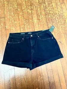 New Wild Fable Highest Rise Mom Shorts Women's  Black Rinse Cuffed Hem Size 18 - Picture 1 of 3