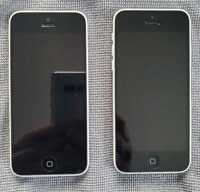 Apple iPhone 5c A1532 (White) 16gb (Set of 2 iphones) - Image 1 of 3