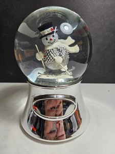 REED & BARTON Weihnachtsdeko Schneemann auf Skiern musikalische Schneekugel Schneekugel - Bild 1 von 9