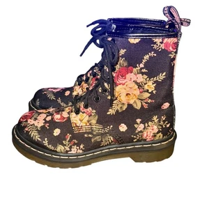 Dr Martens Lace Up Boot Women's 6 Black Pink Canvas Victorian Floral Doc 8 Eye - Picture 1 of 6