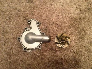 2006 POLARIS PREDATOR 500 WATER PUMP COVER - Bild 1 von 1