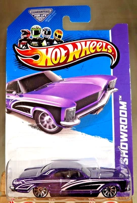 Buick Riviera 2013 Hot Wheels #238 HW Showroom-Muscle Mania '64 púrpura con 10 Sp Foto 1 de 4