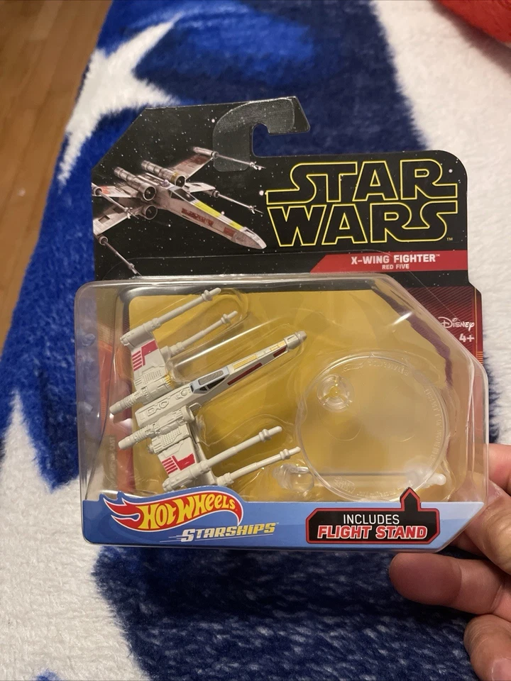 X-wing Fighter Red Five Star Wars Rise of Skywalker Starships Hot Wheels GGY75