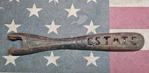 NACHLASS KAMINOFEN ANTIK GUSSEISEN HEBER WERKZEUG - SCHABLONENSCHNITT SCHRIFTZUG - GUT - Bild 1 von 7