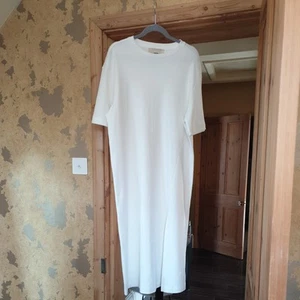 Cara Santana Damen Bekleidung langes Oversize weißes T-Shirt Kleid mit Schlitz Gr. M  - Bild 1 von 9
