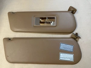 1987-1996 87-96 Ford Truck or Bronco Tan vinyl sunvisors Sun Visors - Foto 1 di 3