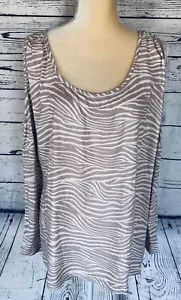 Evri Women’s 2X Tank Top Beige White Animal Print Soft U Neck Button Back - Picture 1 of 9