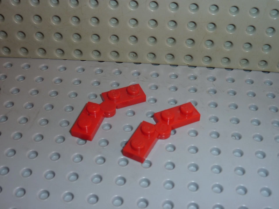 2x Charniere LEGO red hinge plates 2429 2430 Set 8440 9493 10220 8157 8671 8143  - Photo 1/1