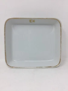 Vintage C.P. Air (Canadian Pacific Airlines) Porcelain 6" Dinner Dish Gold Trim - Picture 1 of 8