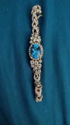Brazalete de diamantes de 1,9 quilates con piedra de topacio azul Foto 1 de 4